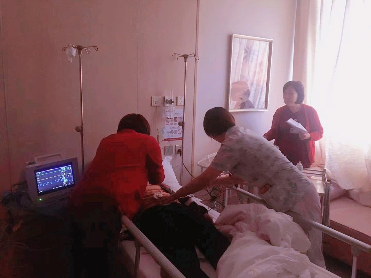 保障节日期间医疗安全，大连新百佳妇儿医院开展急救应急演练