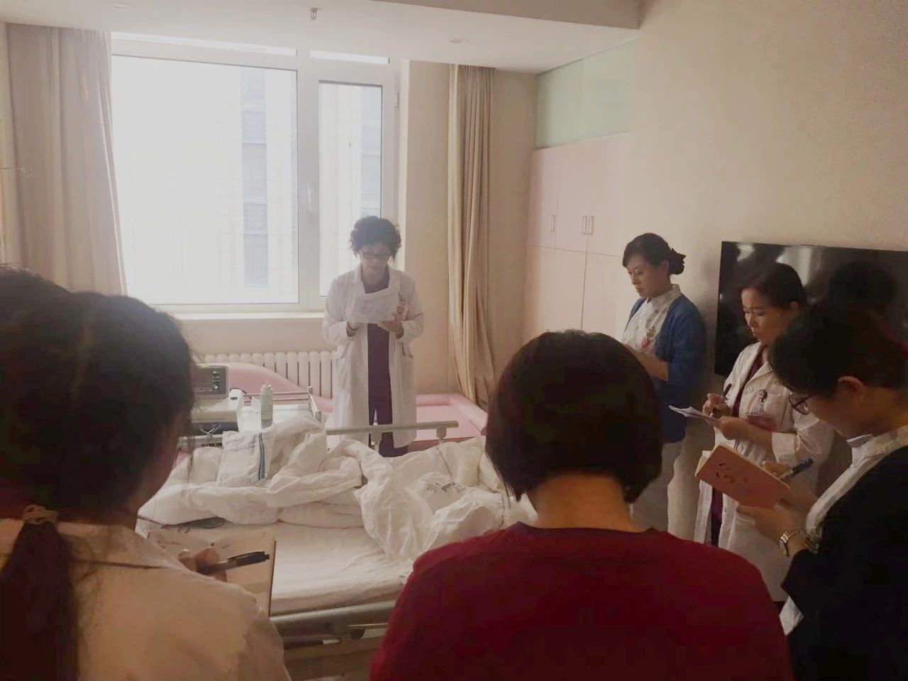 保障节日期间医疗安全，大连新百佳妇儿医院开展急救应急演练